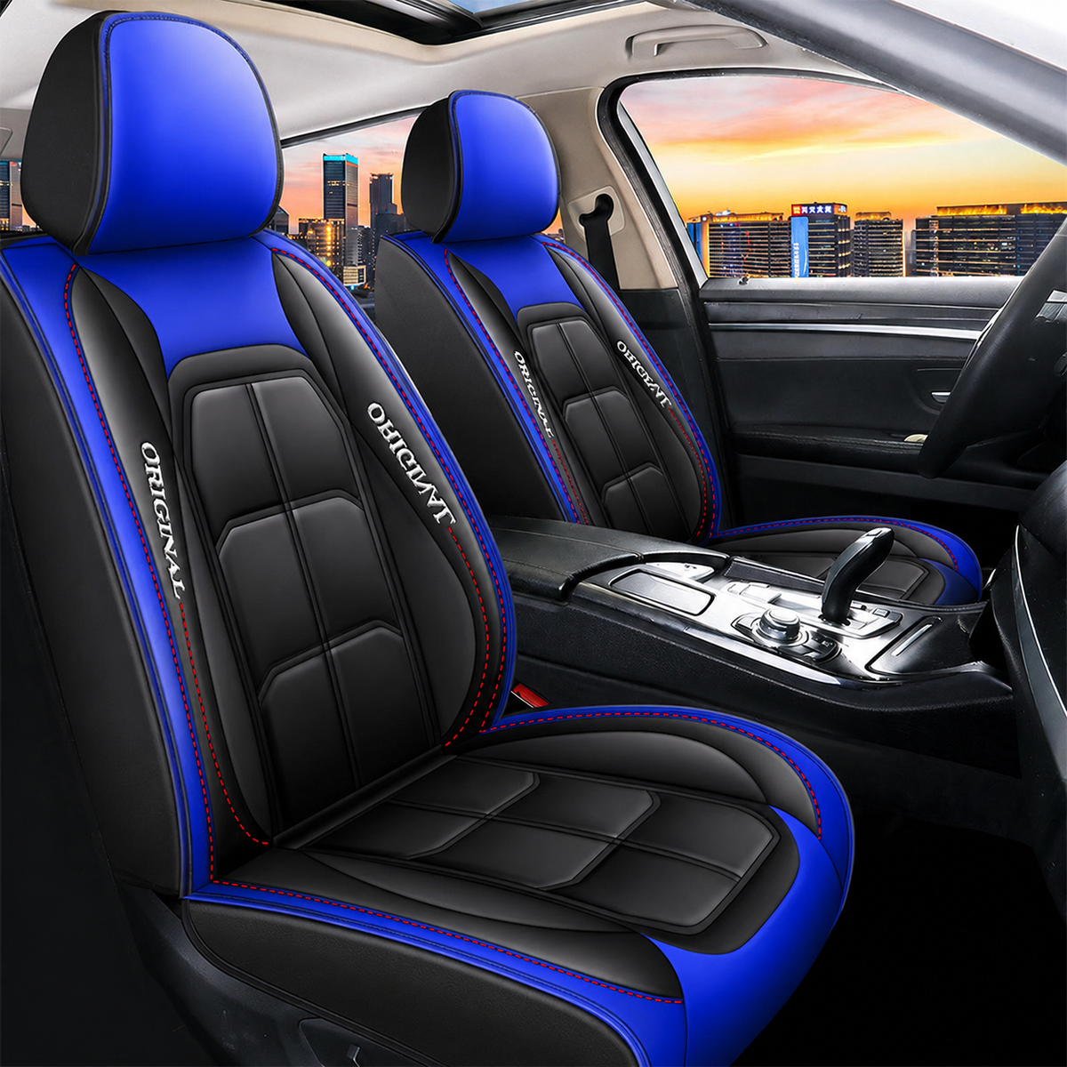 Vordere Autositzbezüge in schwarz und blau aus PU-Leder im Auto, Innenansicht