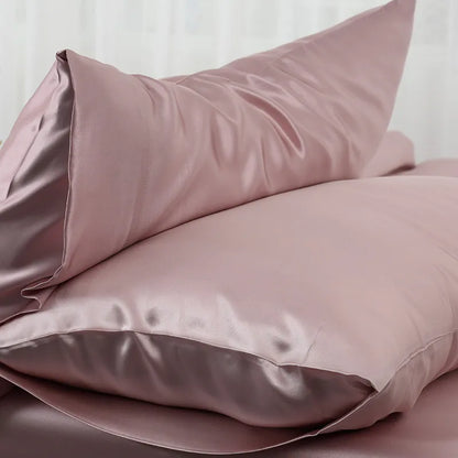 Kissenbezug in Pink aus Seide mit sichtbarem Umschlag und glänzender Innenseite