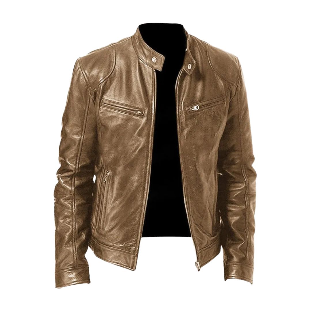 Offene Lederjacke in hellem Camelbraun mit glänzender Oberfläche, Stehkragen und Reißverschlusstaschen, frontal abgebildet. 3