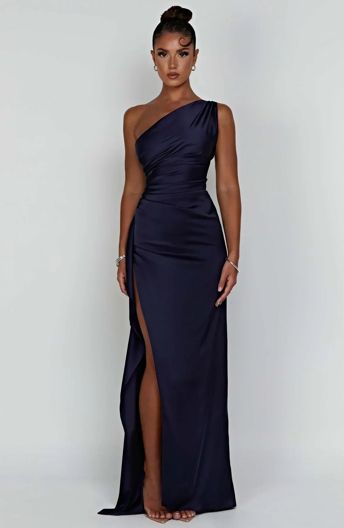 Satinstreifenabendkleid mit einem Schulterträger - Vivienne