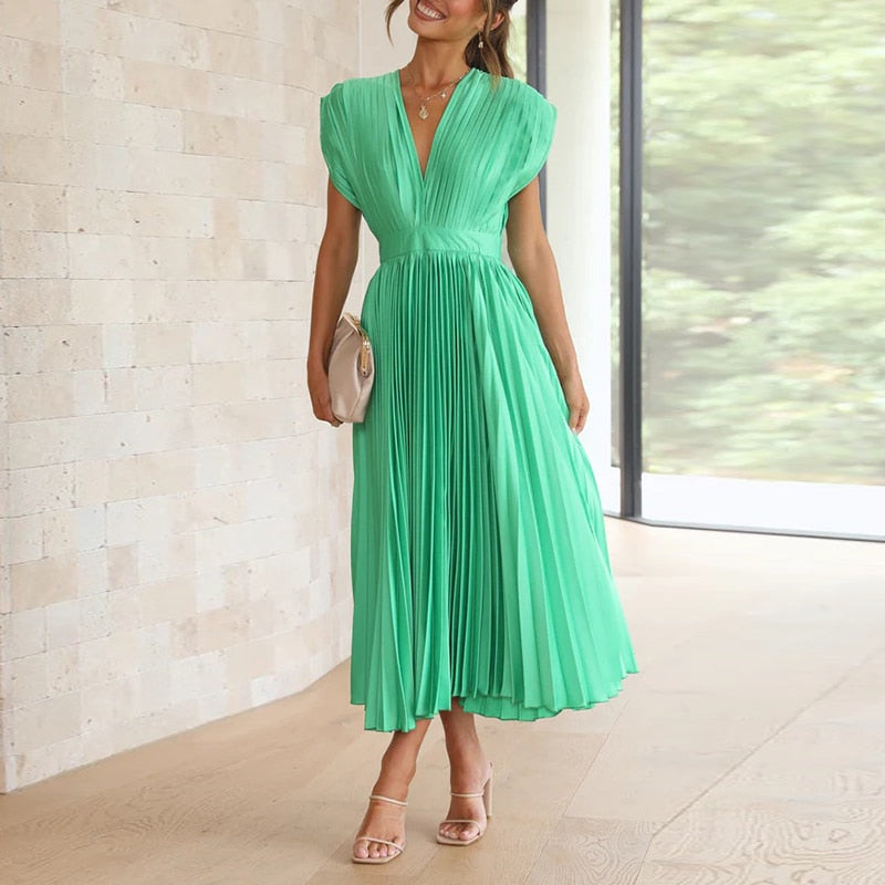 Herbstliches fließendes Maxikleid mit Plisseefalten und V-Ausschnitt – Noelle