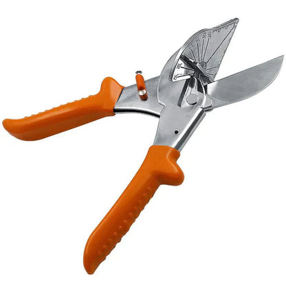 Geöffnete Schere mit orangen Griffen, Klinge nach rechts und Winkelskala am Gelenk, schräg von oben 2