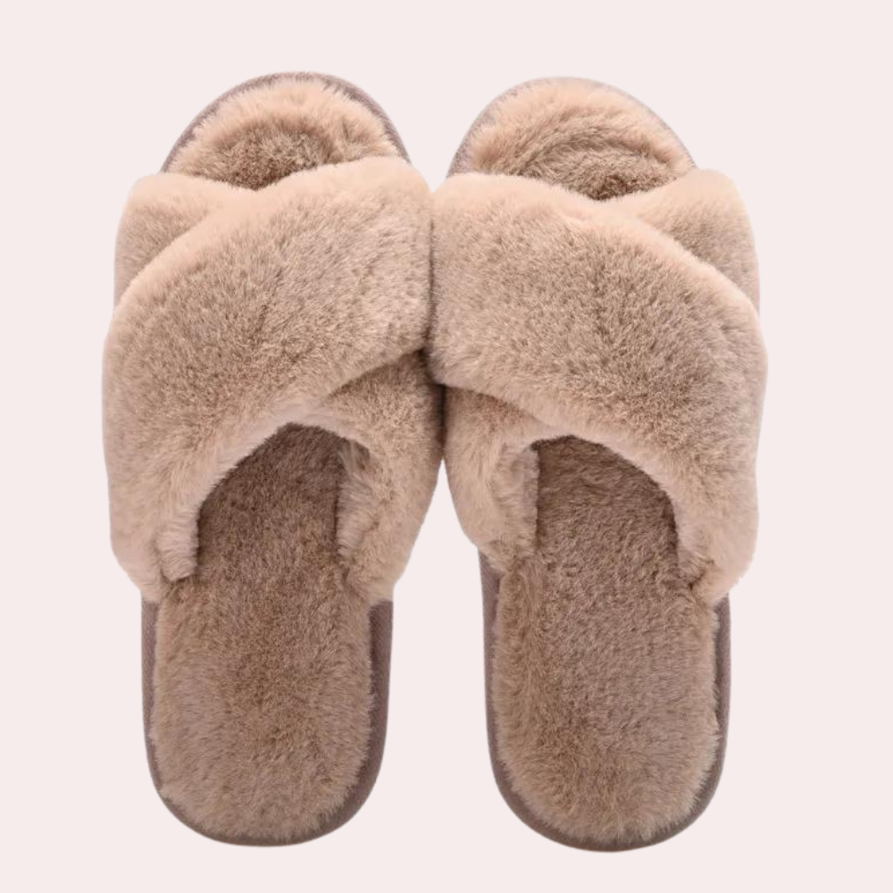 Beige Damen Hausschuhe aus Kunstfell, flauschig, rutschfest, gemütlich, für Zuhause.
