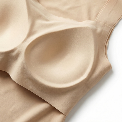 Detail des beigen Stütz-Tops für Damen mit geformter Cup-Schale innen