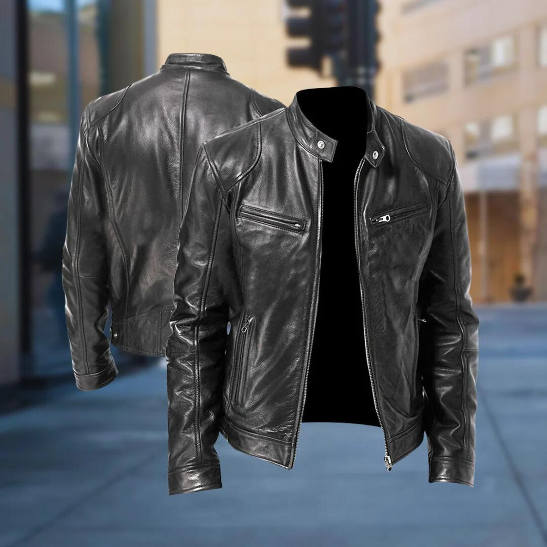 Schwarze Herren-Lederjacke in Vorder- und Rückansicht vor unscharfem Straßenhintergrund