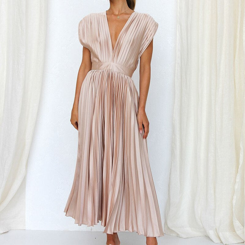Herbstliches fließendes Maxikleid mit Plisseefalten und V-Ausschnitt – Noelle