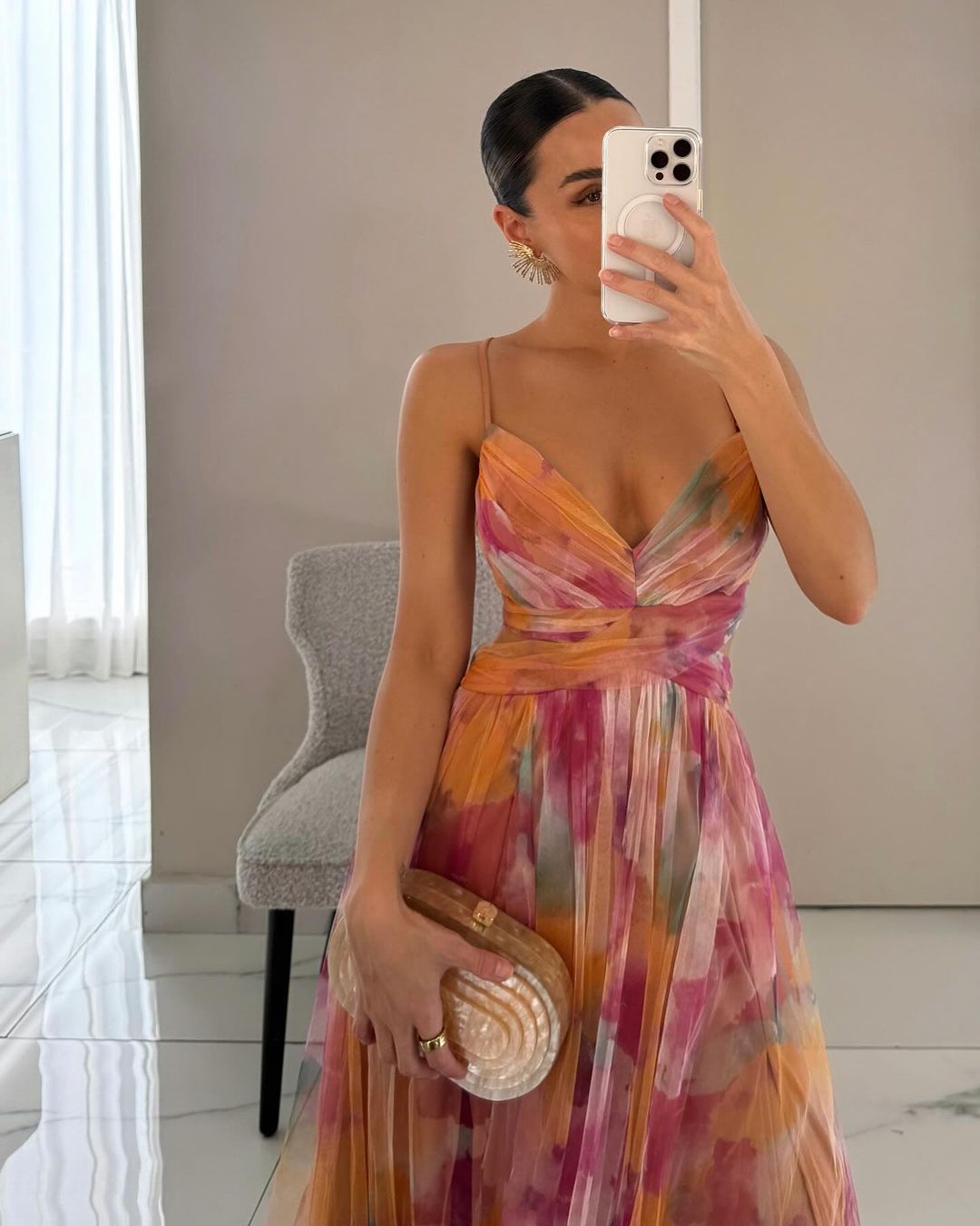 Elegantes Mesh-Maxikleid mit Figurbetontem Schnitt – Camille im Herbstzauber