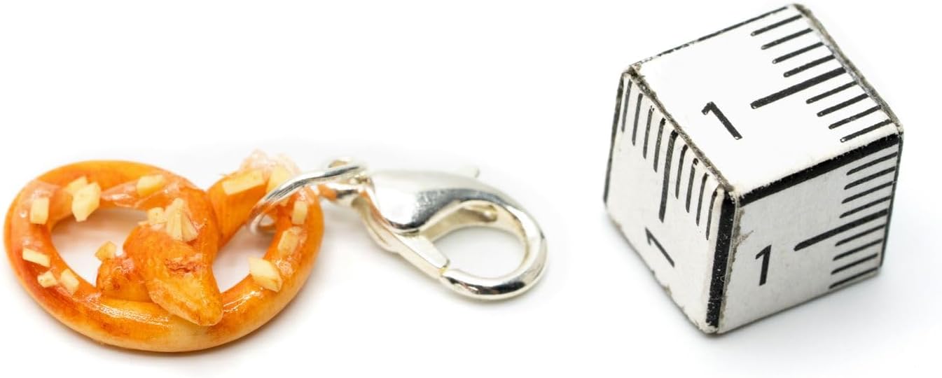 Brezel Charm Anhänger – AlpenBrezn Oktoberfest 2026