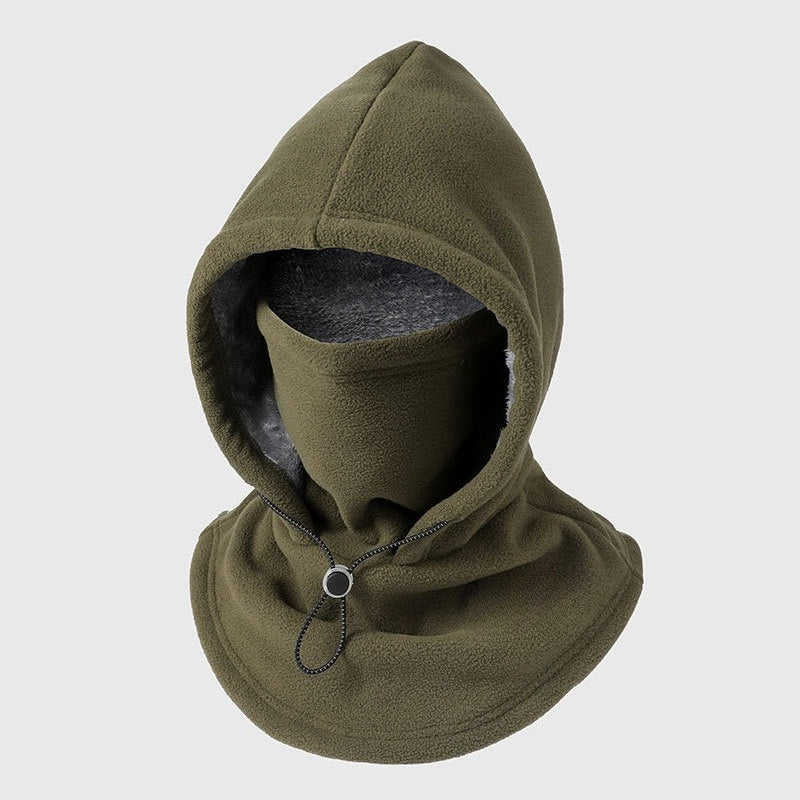 Olivgrüne Fleece-Kapuze mit hochgezogenem Gesichtsschutz, grauem Plüschfutter und Kordelzug am Hals, freigestellt auf 1