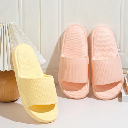 Sommerliche Herren-Slipper mit Antirutschsohle