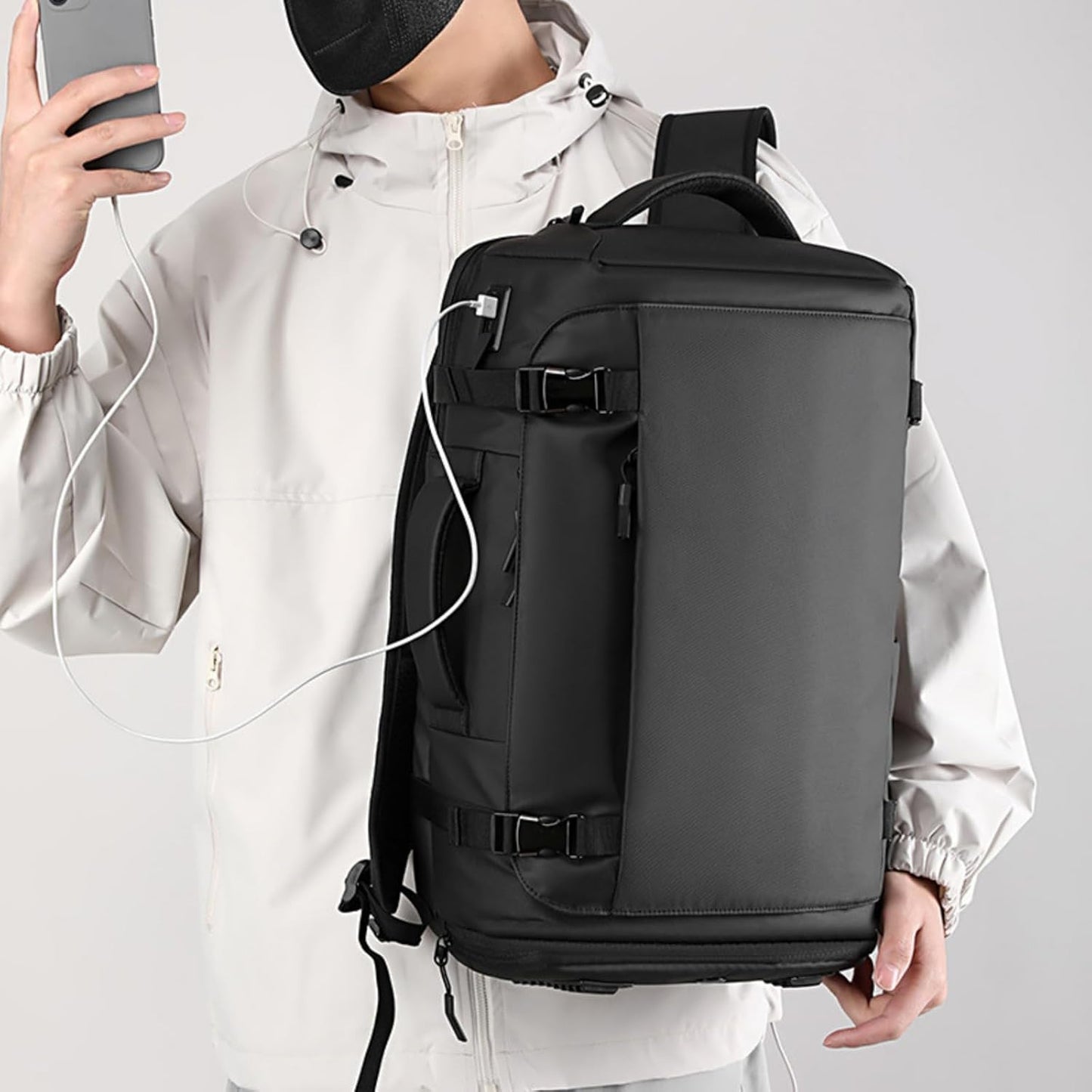15” Wasserdichter Laptop-Rucksack mit Seitenöffnung & USB-C-Anschluss – TrekPro Serie