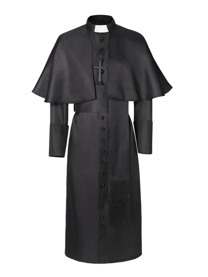 Priesterkostüm in der Vorderansicht mit durchgehender Knopfleiste, Umhang, Kreuzanhänger und Schärpe mit Fransen 3