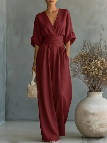 Weinroter Damen-Jumpsuit mit V-Ausschnitt und hoher Taille, detail