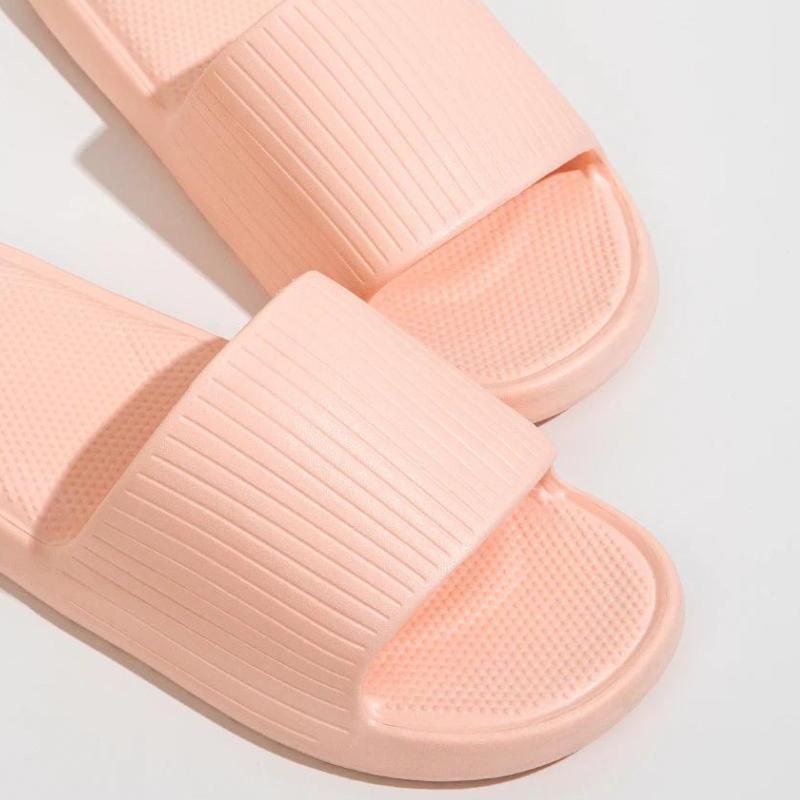 Sommerliche Herren-Slipper mit Antirutschsohle