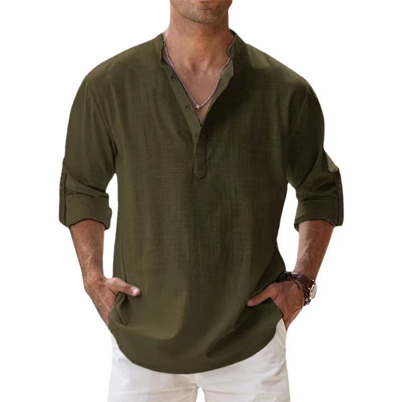 Herren-Leinen-Henley-Shirt in Olivgrün, Detail mit Knopfleiste