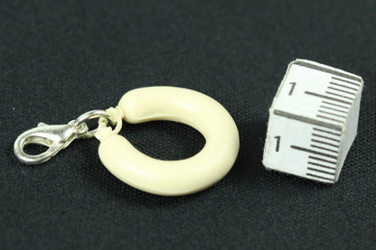 Weißwurst Charm Anhänger (2er-Set) – WeißwurstDuo Oktoberfest 2026