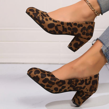 Samt Pumps mit Leopardenmuster – Clara Oktoberfest 2026