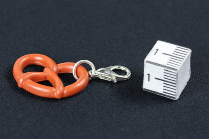 Brezel Charm Anhänger (2er-Set) – WiesnBrezn Oktoberfest 2026