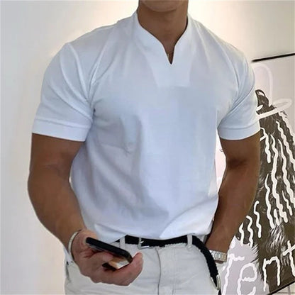 Atmungsaktives Herren Fitnessshirt mit V-Ausschnitt –  Timo