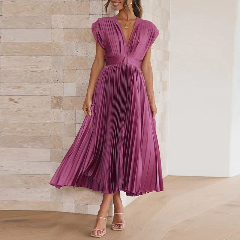 Herbstliches fließendes Maxikleid mit Plisseefalten und V-Ausschnitt – Noelle