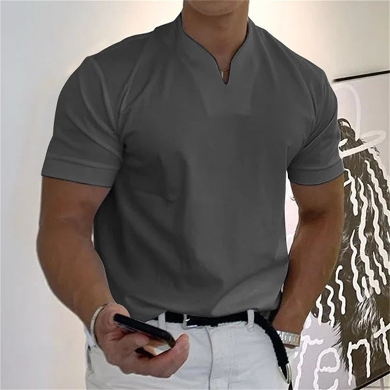 Atmungsaktives Herren Fitnessshirt mit V-Ausschnitt –  Timo