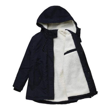 Dunkelblauer Parka flach ausgebreitet und geöffnet, mit gewelltem weißem Fleecefutter und Kapuze mit Kordelzug 9