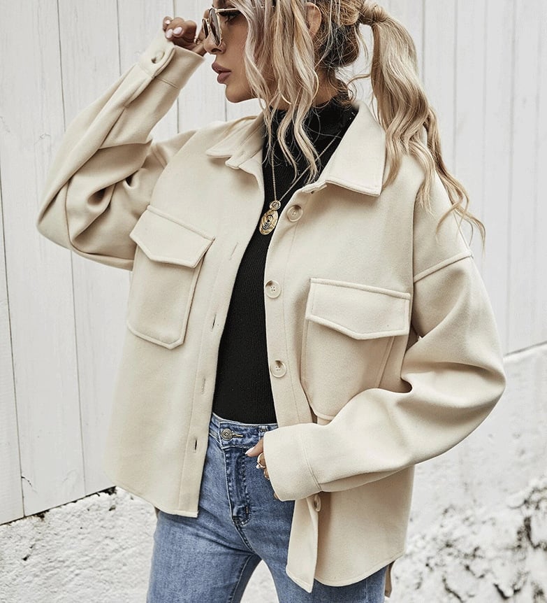 Kurze Herbstjacke mit Knopfleiste – Elodie