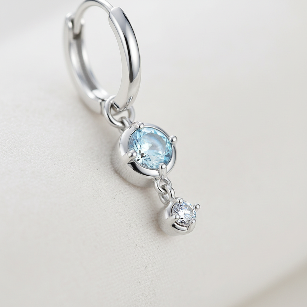 Asymmetrische Feder-Ohrringe - FeatherCharm 