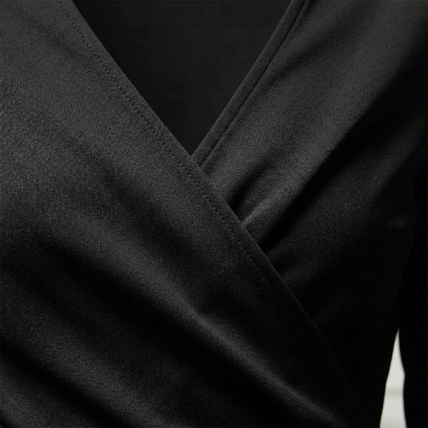Asymmetrisches V Ausschnitt Kleid - Soraya
