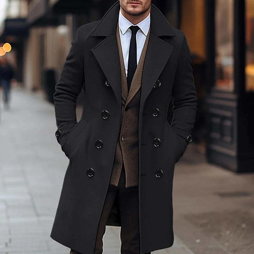 Mann im eleganten schwarzen Wollmantel, brauner Anzug, Krawatte, Stadtstraße, Herbstmode.