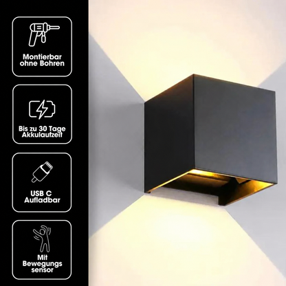 Schwarze Würfel-Wandlampe mit vier Symbolen links für Montage ohne Bohren, Akkulaufzeit, USB-C-Aufladung und Bewegungssensor. 18