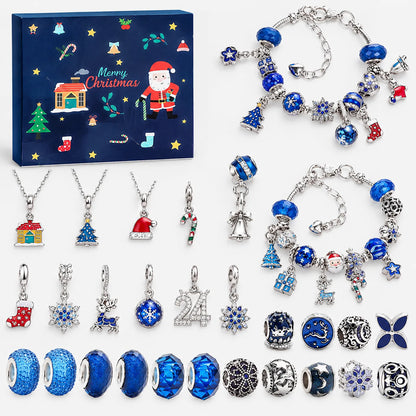Dunkelblaues Set mit Weihnachtsmann-Schachtel, zwei Armbändern, drei Halsketten und blauen Perlen sowie Charms wie Haus, Tannenbaum, Rentier und Zahl 24. 11