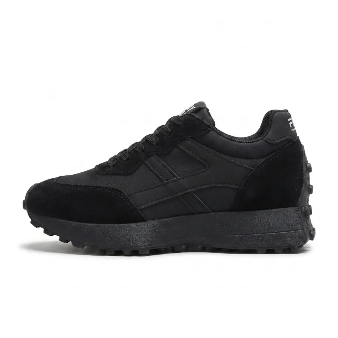 Komplett schwarzer Sneaker mit Veloursleder-Details und profilierter Sohle, Seitenansicht 6
