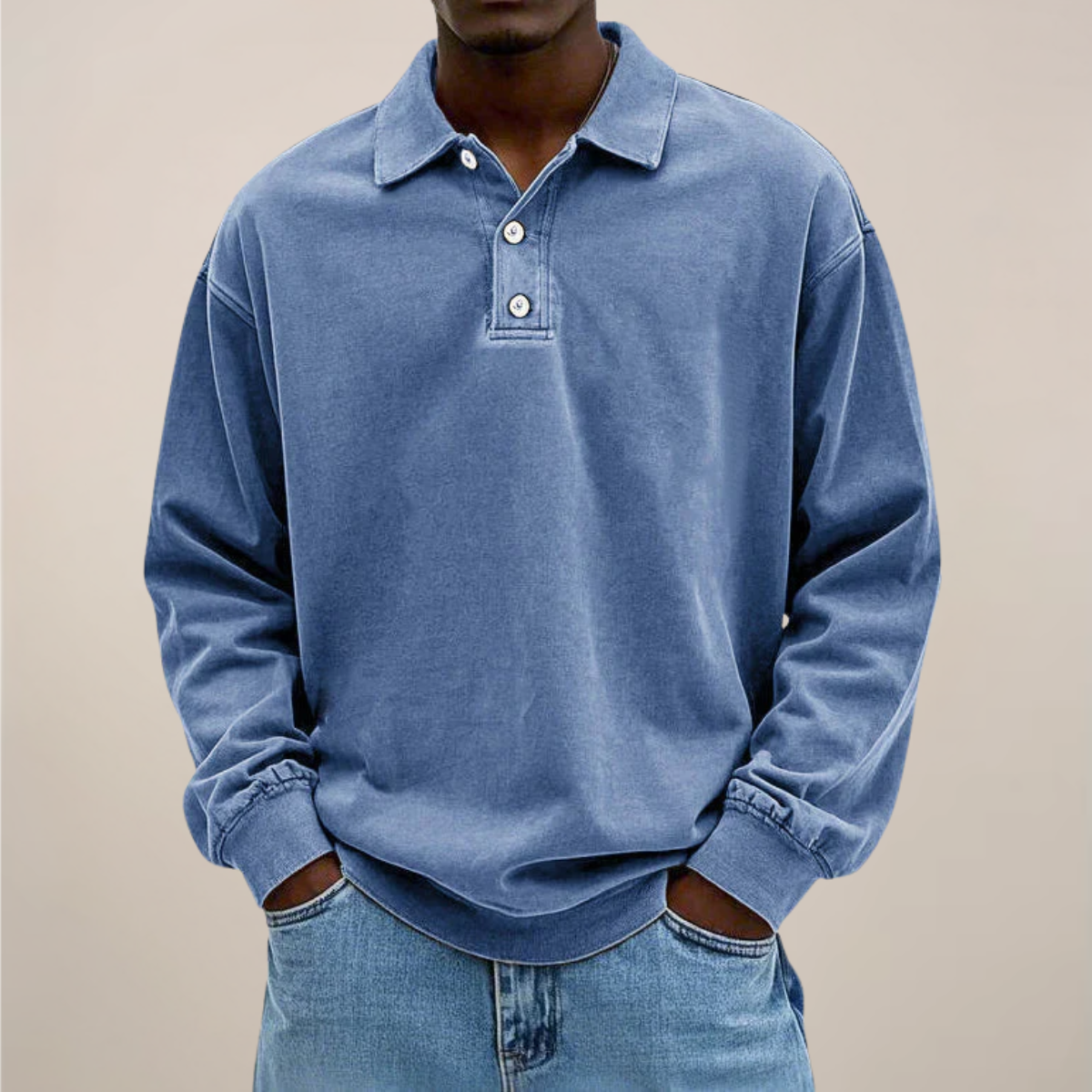 Herren Langarm-Poloshirt in Blau, Frontansicht am Model