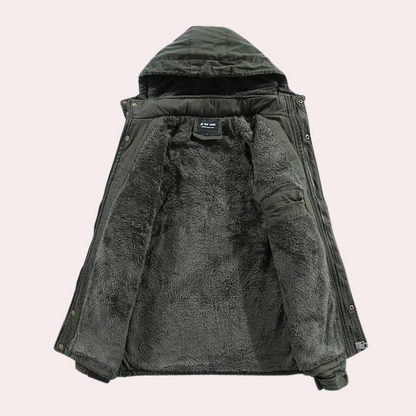 Grüne Winterjacke mit Kapuze, Innenfutter aus Kunstfell, warm, modisch, Herrenbekleidung.