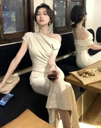 Elegantes Bodycon Maxikleid mit Off-Shoulder – Valentina Herbstzauber