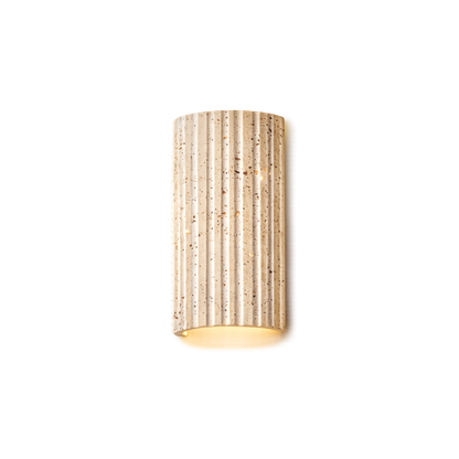 Wandleuchte aus Naturstein in Beige als Freisteller vor weißem Hintergrund