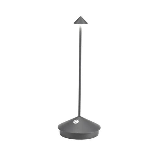 Dunkelgraue Lampe mit kegelförmigem Schirm und Taster am Sockel, freigestellt auf weißem Hintergrund 20