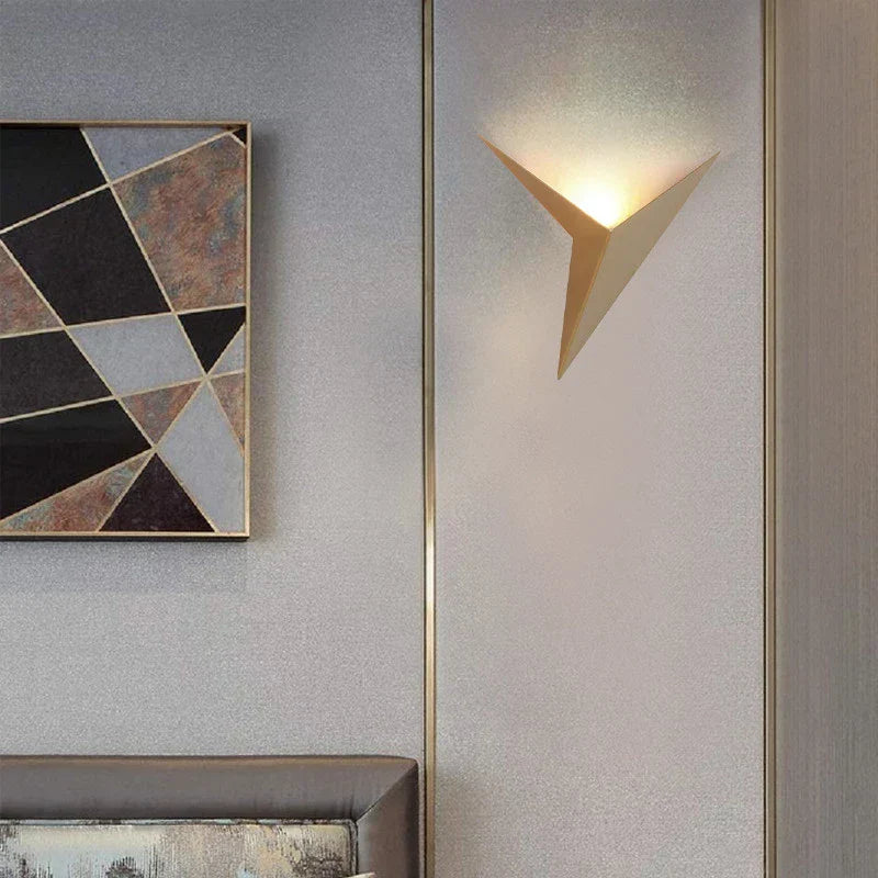 Dreieckige Minimalistische Wandlampe - TriGlow