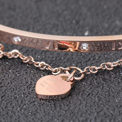 Elegantes Armreifdesign - HeartEmbrace 