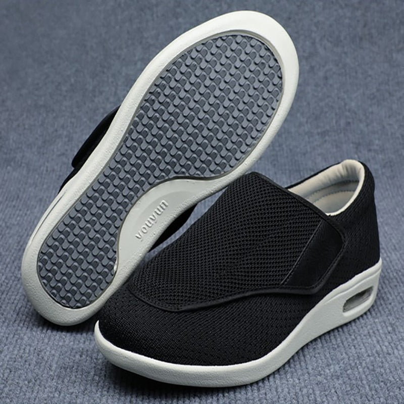 Schwarze Herren-Sneaker, atmungsaktiv, rutschfeste Sohle, bequem, modisch, Freizeit.