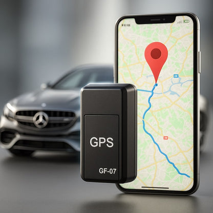 Schwarzer Mini-GPS-Tracker neben einem Smartphone mit Kartenroute und Standortmarkierung.