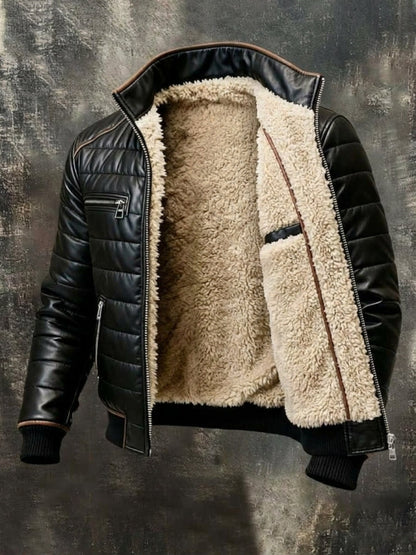 Geöffnete schwarze Steppjacke von innen: beiges Fleecefutter, Innentasche und gerippte Bündchen sichtbar 2