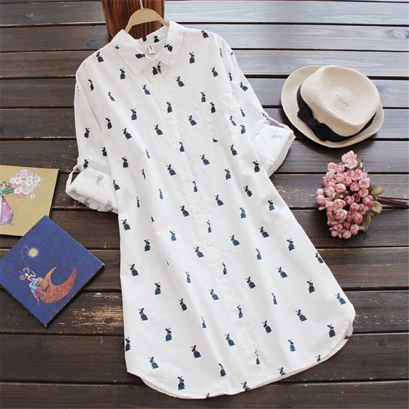 Herbstliches Shirtkleid mit Hasenprint und Reverskragen – Elina