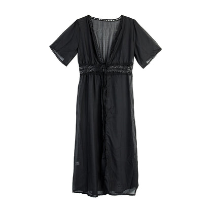 Lange Strandkleid mit Spitzenakzenten und Schleifenverschluss – Elara