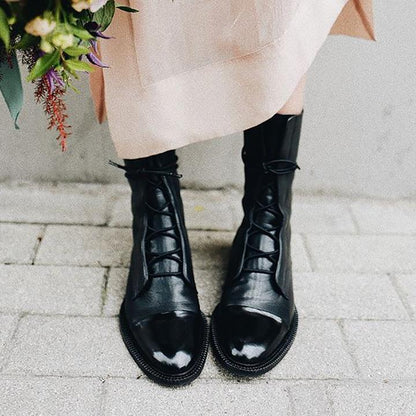 Schwarze Lederstiefel Damen, Schnürstiefel, modisch, elegant, Herbstmode, Outdoor-Schuhe.