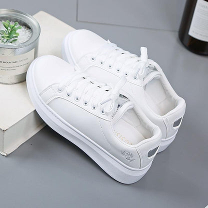 Trendige Damen Sneaker aus Kunstleder mit Metallic-Akzenten – Norell