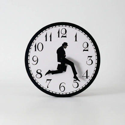 Humorvolle Wanduhr - TickleStride