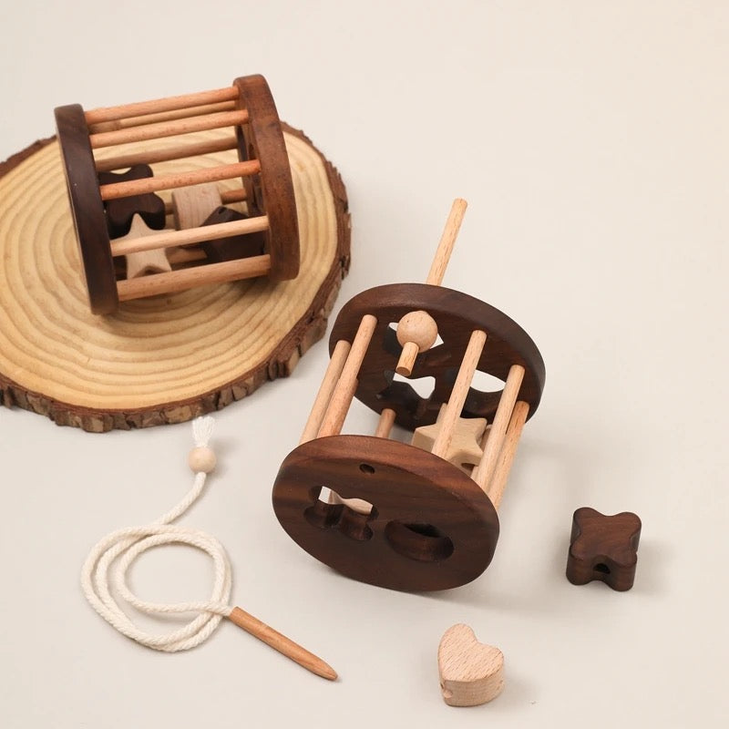 Holzpuzzle mit Grundformen für Kinder – Lernspiel zur Förderung der Motorik