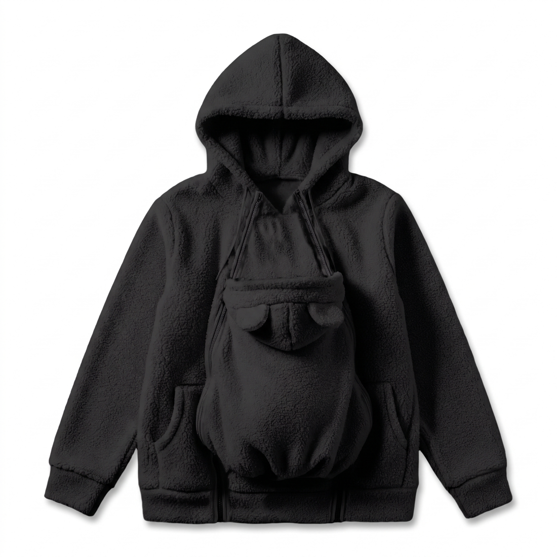 Schwarzer Fleece-Kapuzenpullover von vorn mit ausgeklappter Babytasche, kleinen Bärenohren und seitlichen Reißverschlüssen.
